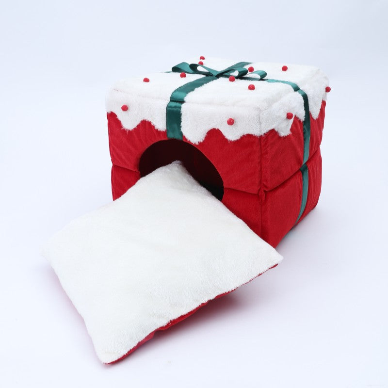 Experience Festive Comfort - Deluxe Christmas Cat Bed for Your Furry Friend